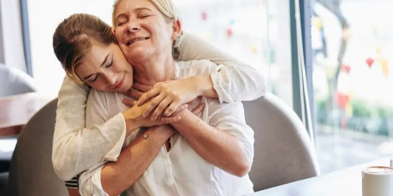 Amor entre mãe e uma filha adulta